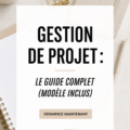 Une femme en train de travailler sur un plan de gestion de projet avec un ordinateur et des notes.