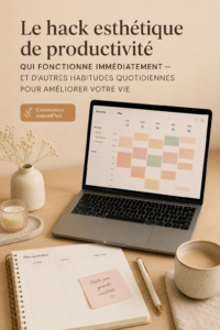 Femme écrivant dans un carnet tout en prenant un café, symbolisant la productivité