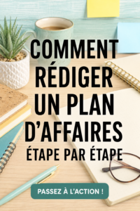 Une femme réfléchissant à son business plan sur un bureau avec des notes et un ordinateur.