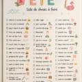 Image d'une liste d'activités estivales sur une table, entourée d'objets d'été.
