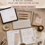 Femme tenant un bullet journal coloré pour organiser ses études