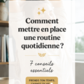 Femme souriante s'installant dans une routine quotidienne apaisante.