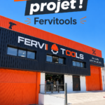 Présentation de Fervitools avec des outils créatifs sur une table