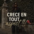 Femme réfléchissant à son épanouissement personnel et professionnel, entourée de livres et de plantes