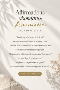 Femme méditant avec des affirmations positives sur l'abondance financière